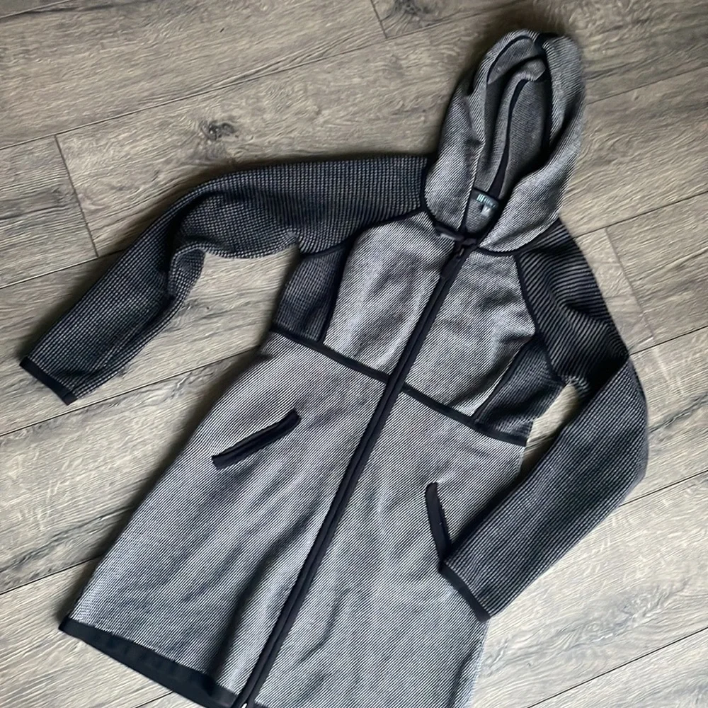 Title nine medium sweater jacket hoodie gorgeous